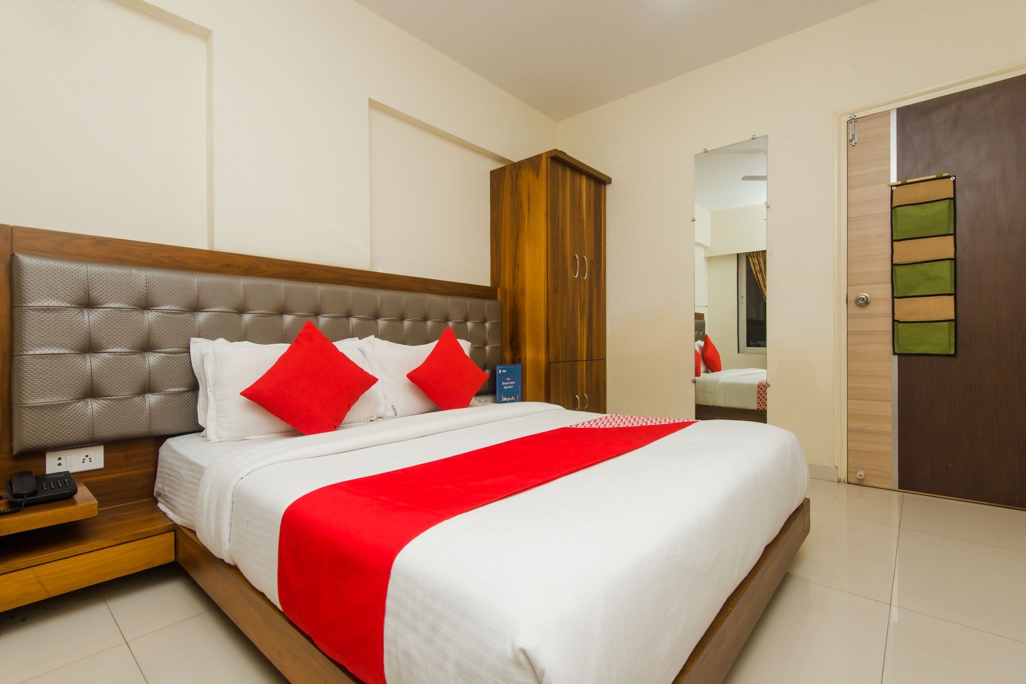 Oyo 11441 Hotel Blue Bells Residency Мумбаи Экстерьер фото